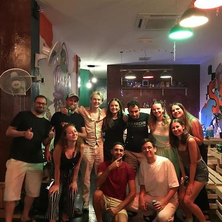 H2 Worldpackers , The Social Hotel Кота-Кинабалу Экстерьер фото